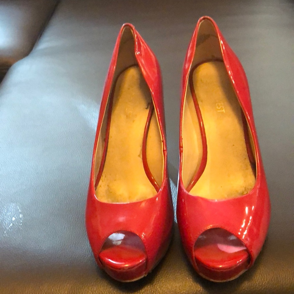 Shoes - Picture 4 of 5
